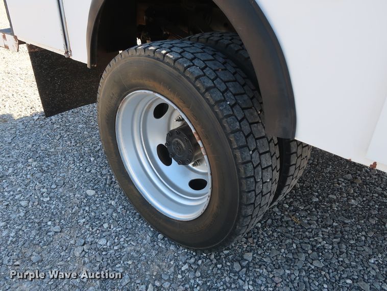 image for item GD9900 2000 Ford F450 Super Duty XL bucket truck