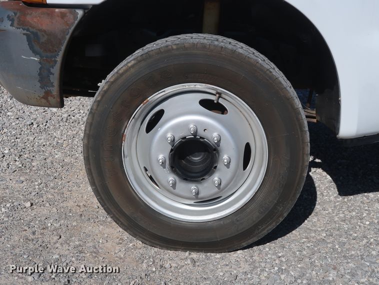 image for item GD9900 2000 Ford F450 Super Duty XL bucket truck