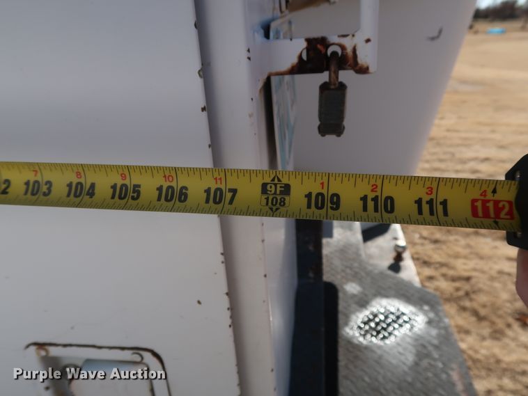 image for item GD9900 2000 Ford F450 Super Duty XL bucket truck