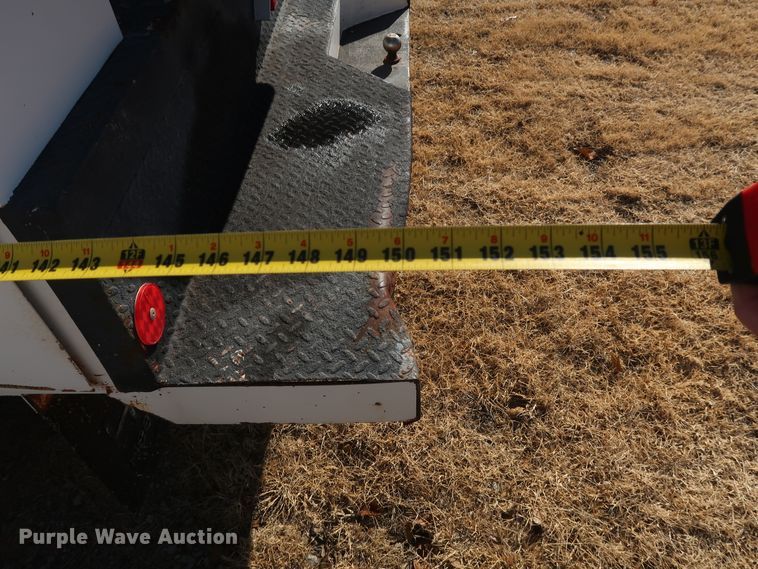 image for item GD9900 2000 Ford F450 Super Duty XL bucket truck