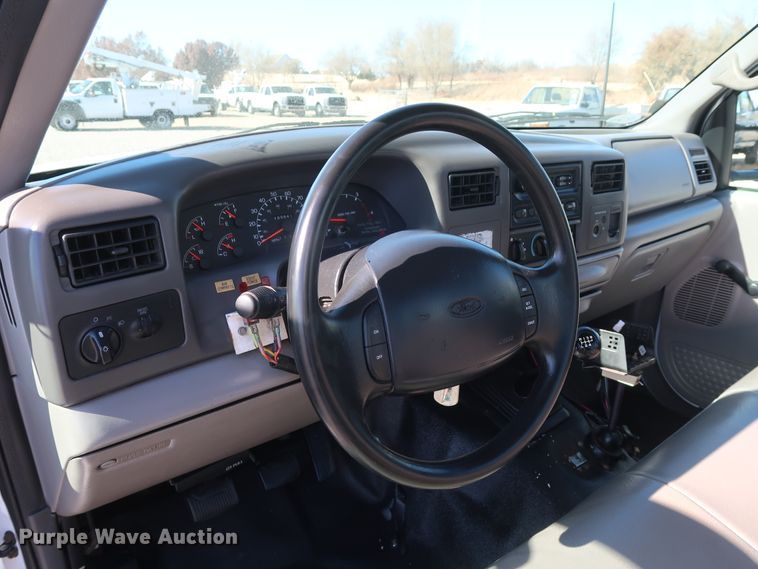 image for item GD9901 1999 Ford F550 Super Duty XL service truck with crane