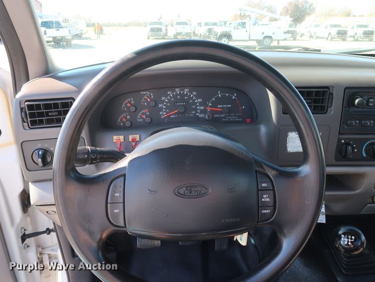 image for item GD9901 1999 Ford F550 Super Duty XL service truck with crane