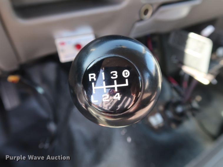 image for item GD9901 1999 Ford F550 Super Duty XL service truck with crane