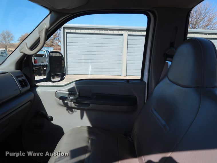 image for item GD9901 1999 Ford F550 Super Duty XL service truck with crane