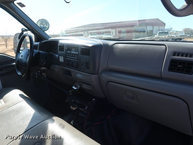 image for item GD9901 1999 Ford F550 Super Duty XL service truck with crane