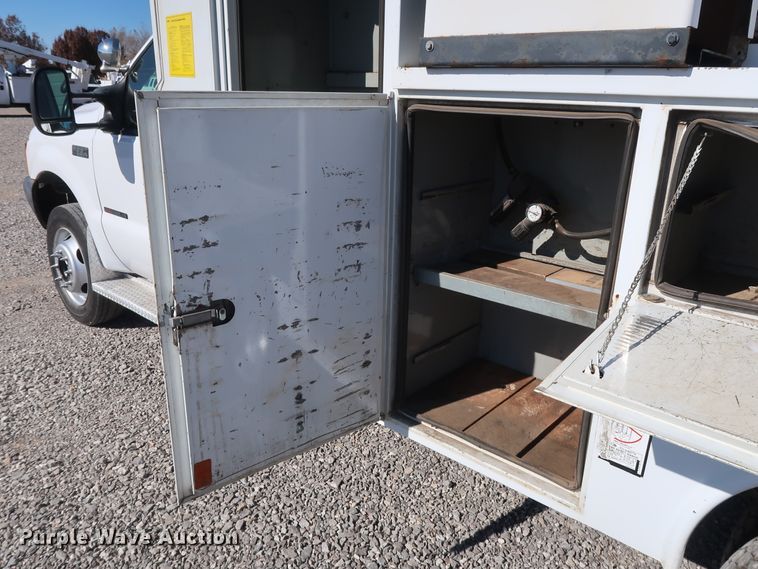 image for item GD9901 1999 Ford F550 Super Duty XL service truck with crane