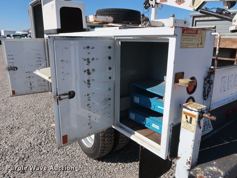 image for item GD9901 1999 Ford F550 Super Duty XL service truck with crane