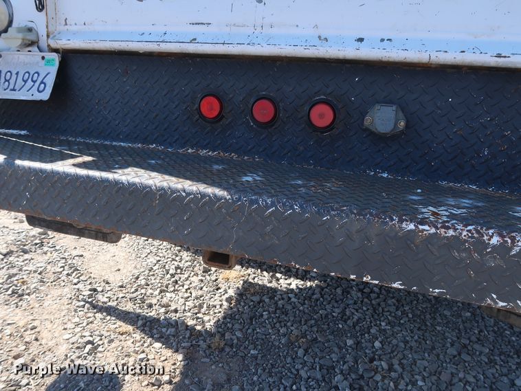 image for item GD9901 1999 Ford F550 Super Duty XL service truck with crane