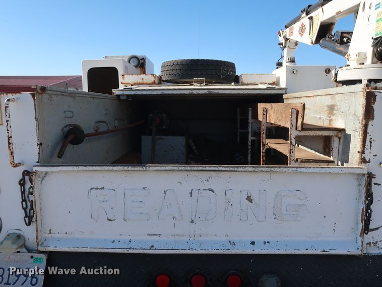 image for item GD9901 1999 Ford F550 Super Duty XL service truck with crane