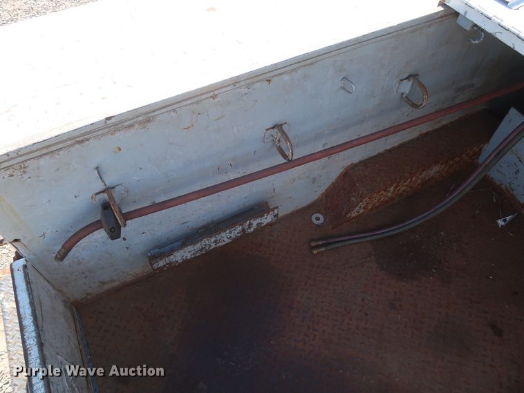 image for item GD9901 1999 Ford F550 Super Duty XL service truck with crane