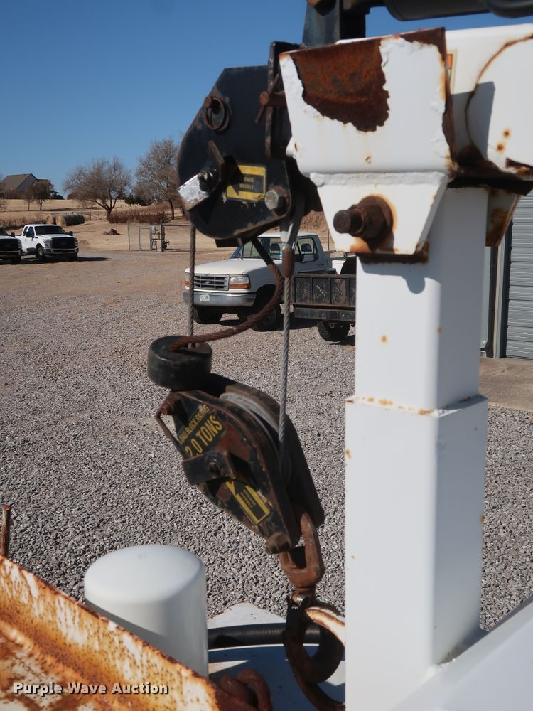 image for item GD9901 1999 Ford F550 Super Duty XL service truck with crane