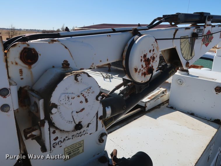 image for item GD9901 1999 Ford F550 Super Duty XL service truck with crane