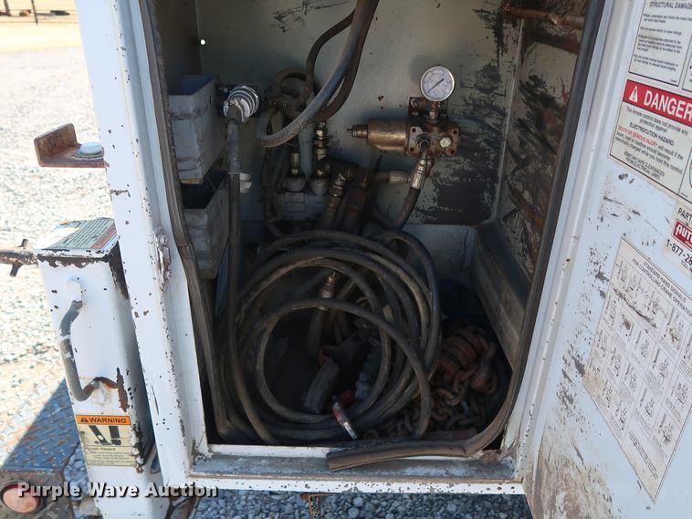 image for item GD9901 1999 Ford F550 Super Duty XL service truck with crane