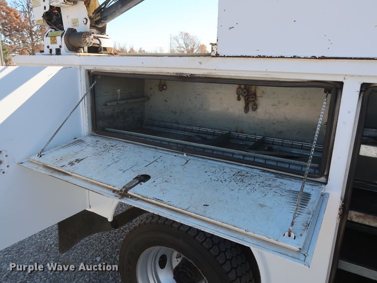 image for item GD9901 1999 Ford F550 Super Duty XL service truck with crane