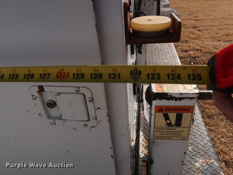 image for item GD9901 1999 Ford F550 Super Duty XL service truck with crane