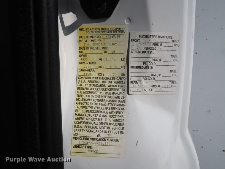 image for item GD9901 1999 Ford F550 Super Duty XL service truck with crane