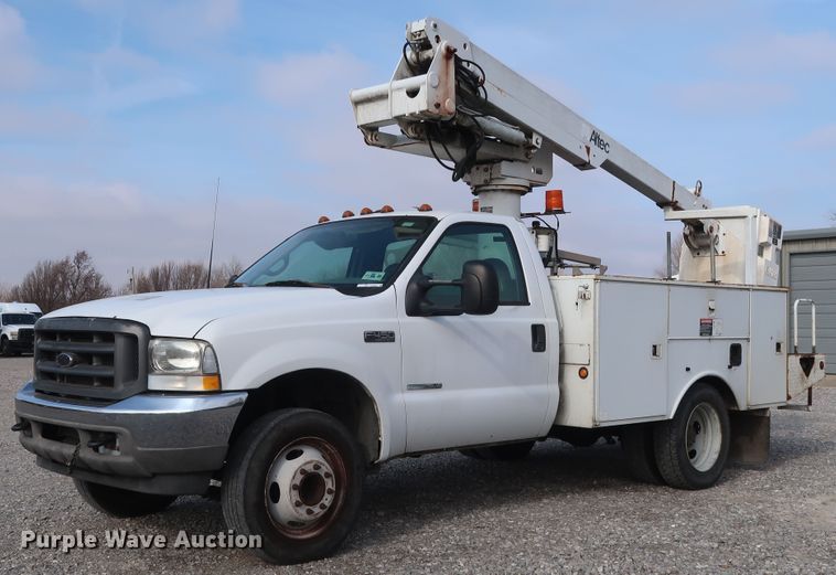 image for item GD9952 2002 Ford F450 Super Duty XL bucket truck