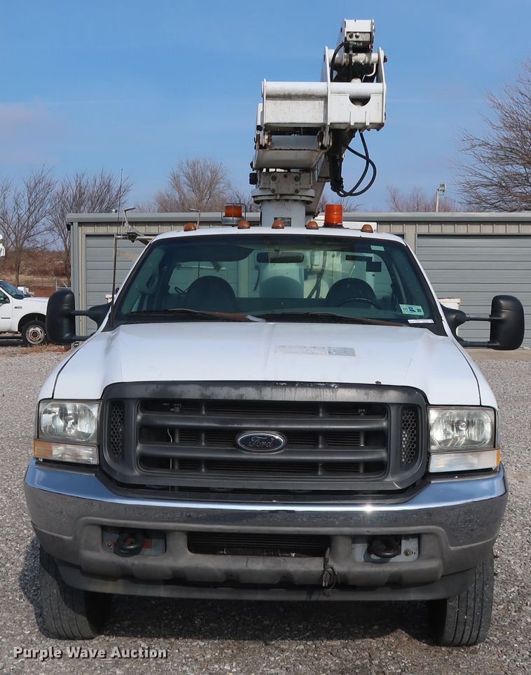 image for item GD9952 2002 Ford F450 Super Duty XL bucket truck