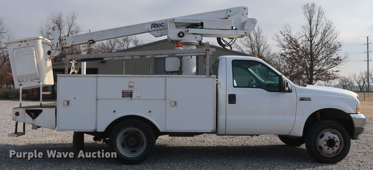 image for item GD9952 2002 Ford F450 Super Duty XL bucket truck