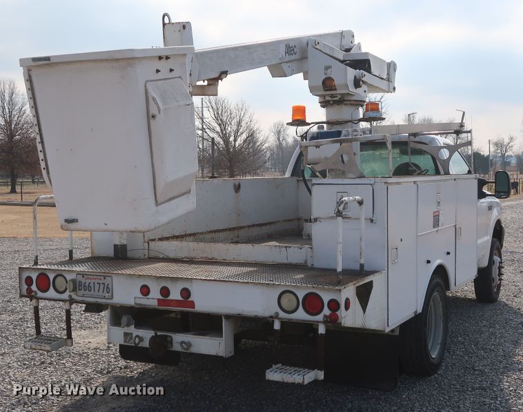 image for item GD9952 2002 Ford F450 Super Duty XL bucket truck