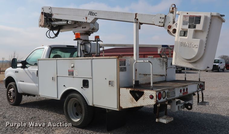 image for item GD9952 2002 Ford F450 Super Duty XL bucket truck