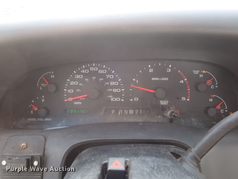 image for item GD9952 2002 Ford F450 Super Duty XL bucket truck