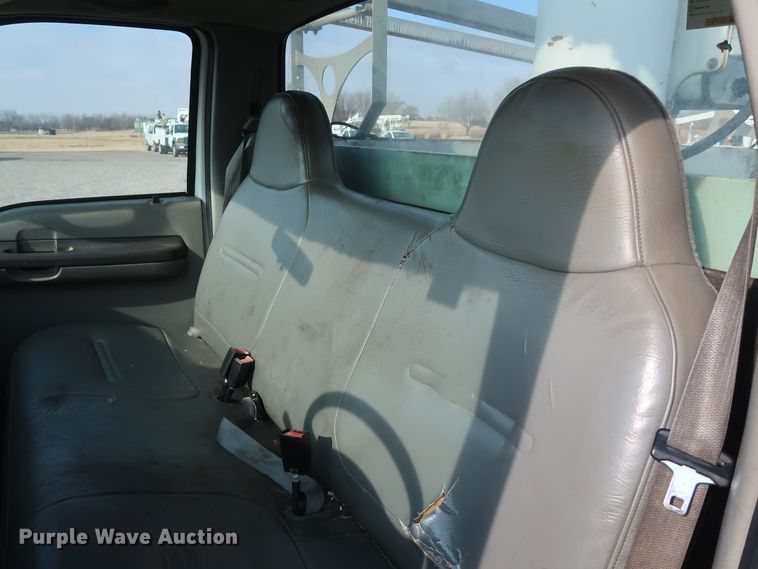 image for item GD9952 2002 Ford F450 Super Duty XL bucket truck