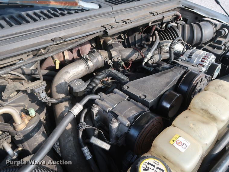 image for item GD9952 2002 Ford F450 Super Duty XL bucket truck