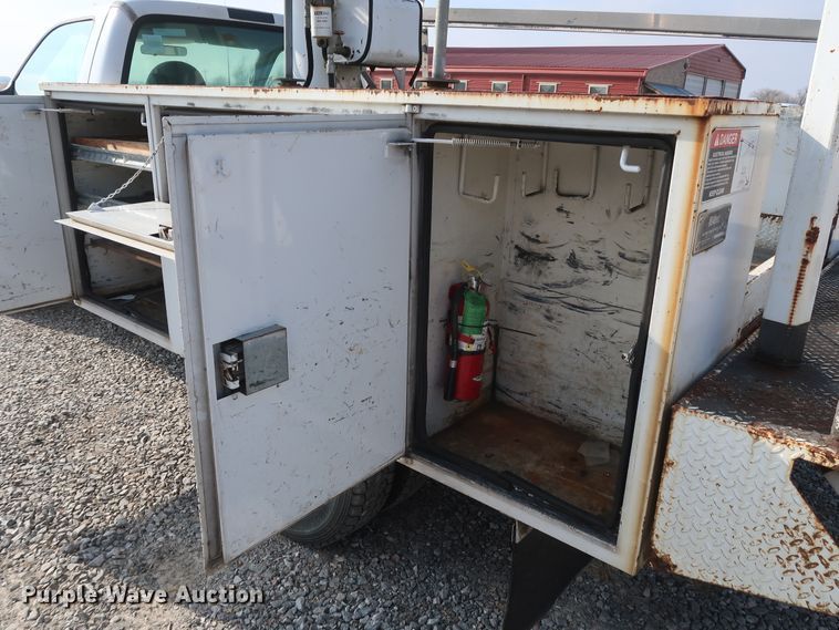 image for item GD9952 2002 Ford F450 Super Duty XL bucket truck