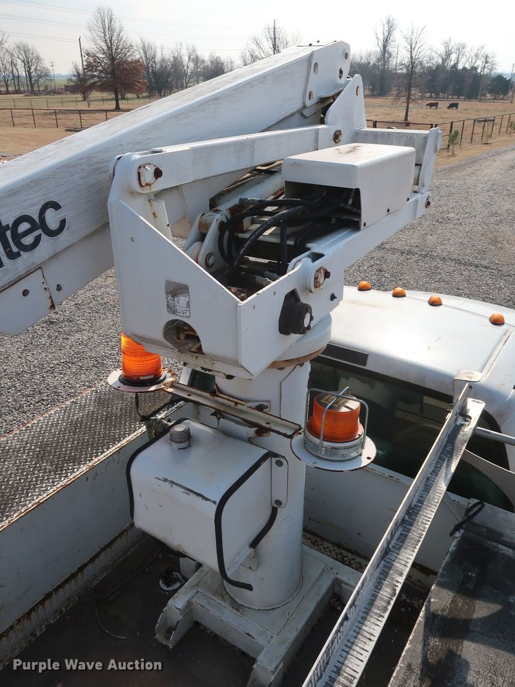 image for item GD9952 2002 Ford F450 Super Duty XL bucket truck