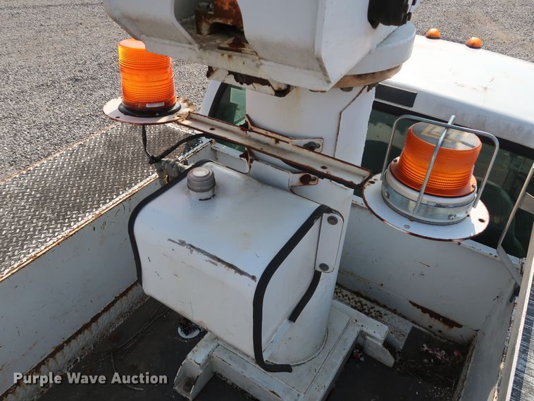 image for item GD9952 2002 Ford F450 Super Duty XL bucket truck