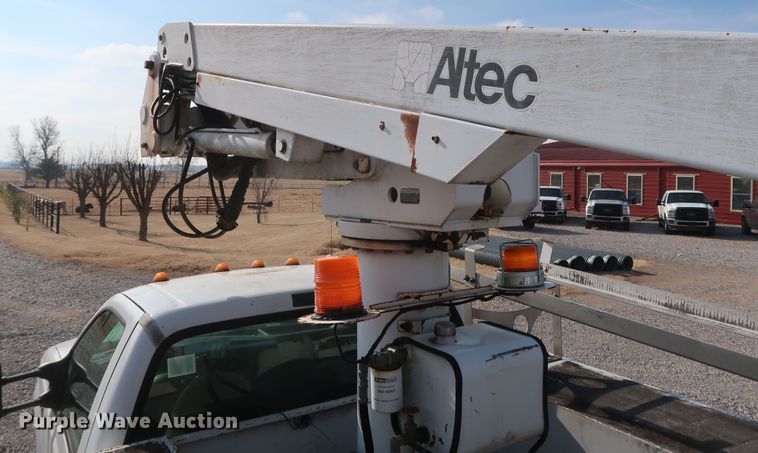 image for item GD9952 2002 Ford F450 Super Duty XL bucket truck