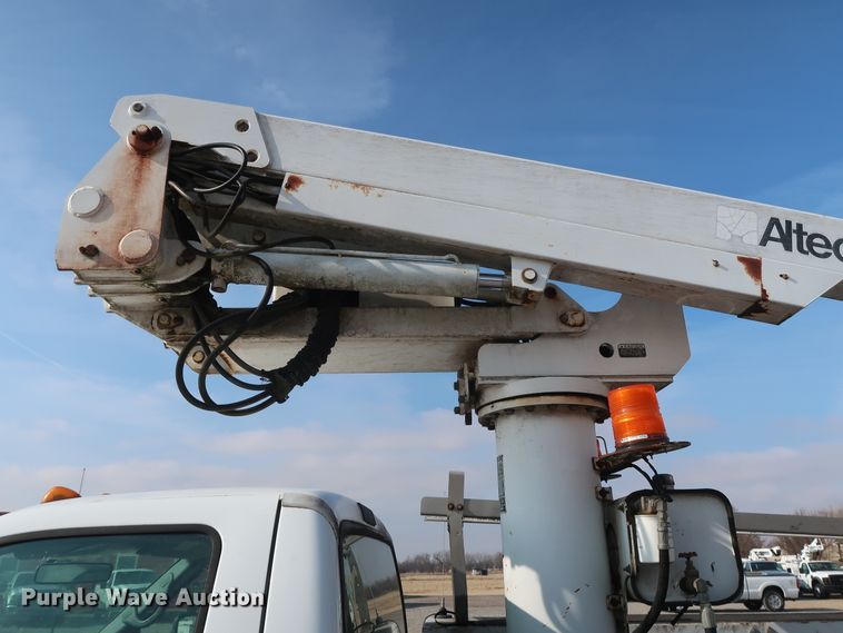 image for item GD9952 2002 Ford F450 Super Duty XL bucket truck