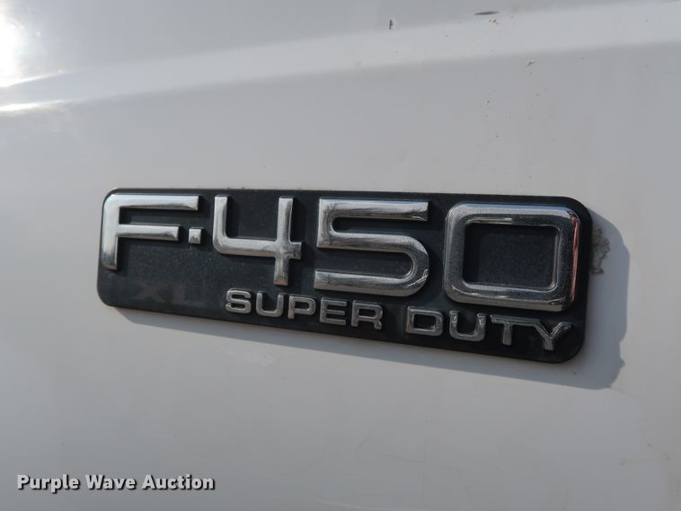 image for item GD9952 2002 Ford F450 Super Duty XL bucket truck