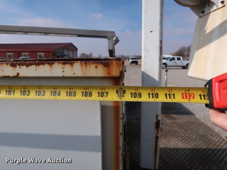 image for item GD9952 2002 Ford F450 Super Duty XL bucket truck