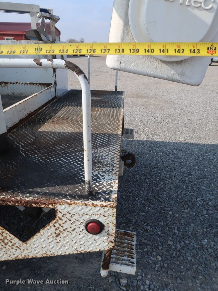 image for item GD9952 2002 Ford F450 Super Duty XL bucket truck