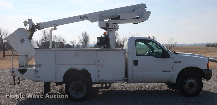 image for item GD9953 2000 Ford F450 Super Duty XL bucket truck
