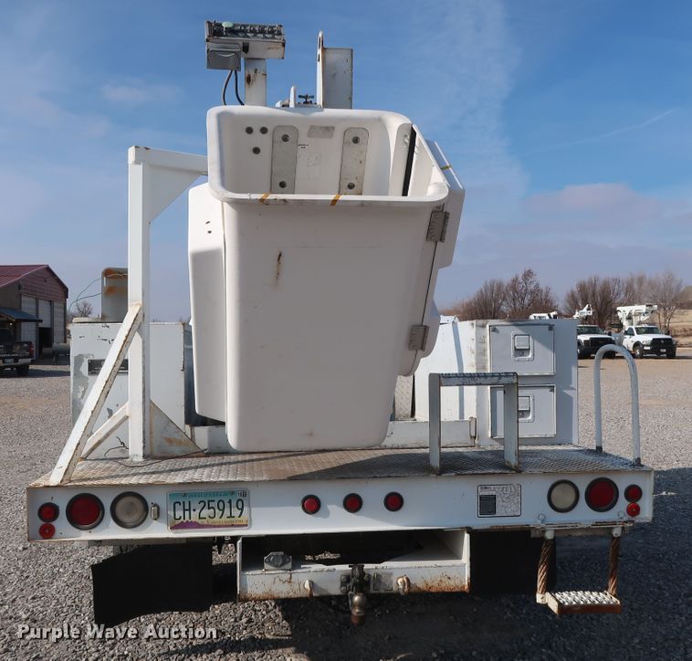 image for item GD9953 2000 Ford F450 Super Duty XL bucket truck