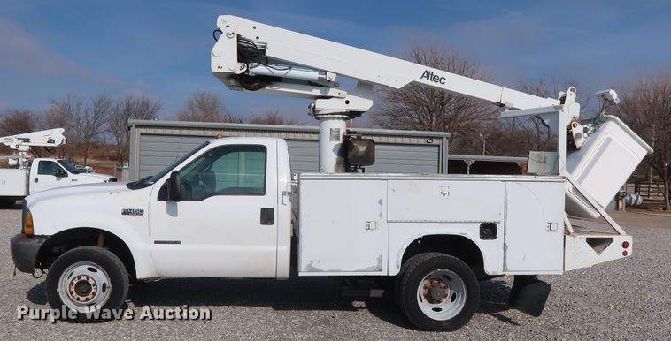 image for item GD9953 2000 Ford F450 Super Duty XL bucket truck