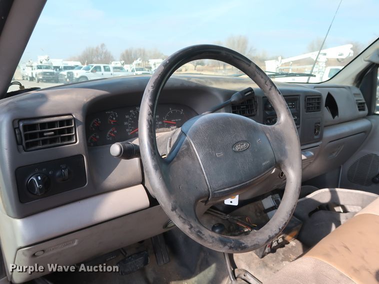 image for item GD9953 2000 Ford F450 Super Duty XL bucket truck