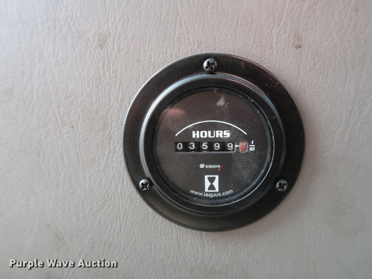 image for item GD9953 2000 Ford F450 Super Duty XL bucket truck