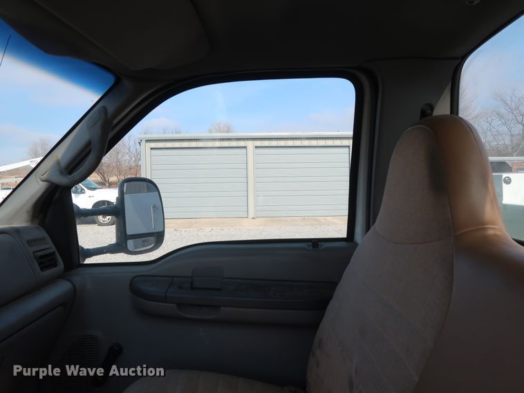 image for item GD9953 2000 Ford F450 Super Duty XL bucket truck