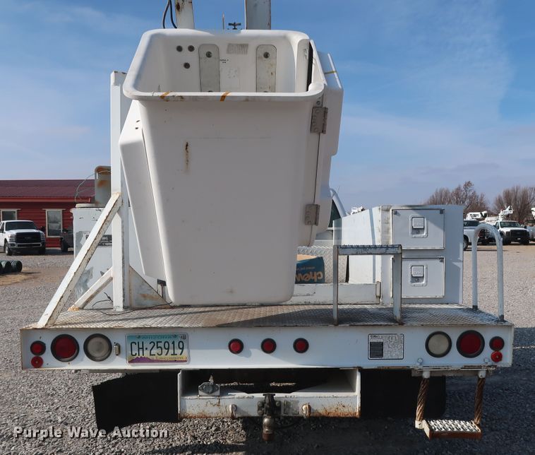 image for item GD9953 2000 Ford F450 Super Duty XL bucket truck
