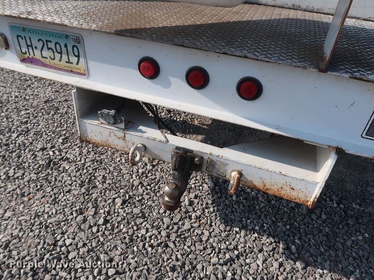 image for item GD9953 2000 Ford F450 Super Duty XL bucket truck