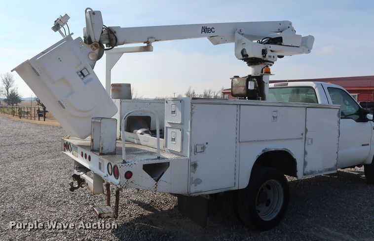 image for item GD9953 2000 Ford F450 Super Duty XL bucket truck