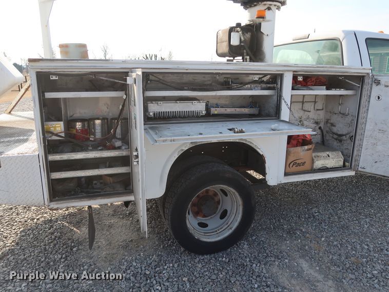 image for item GD9953 2000 Ford F450 Super Duty XL bucket truck