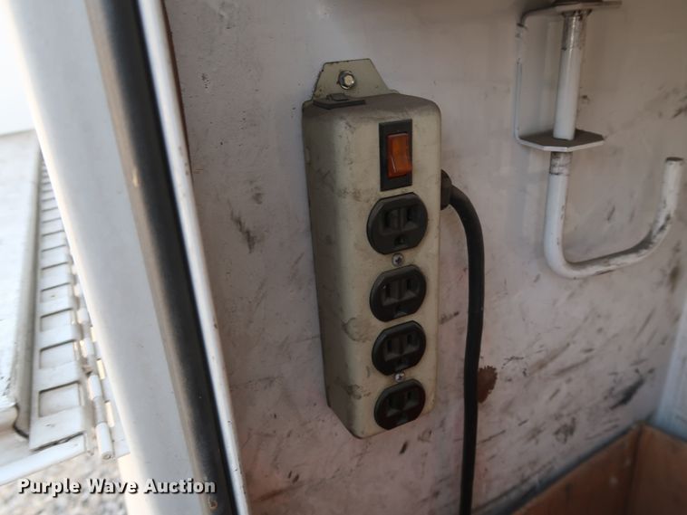 image for item GD9953 2000 Ford F450 Super Duty XL bucket truck