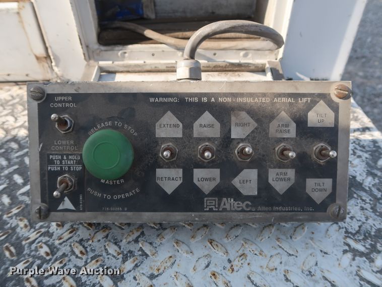 image for item GD9953 2000 Ford F450 Super Duty XL bucket truck