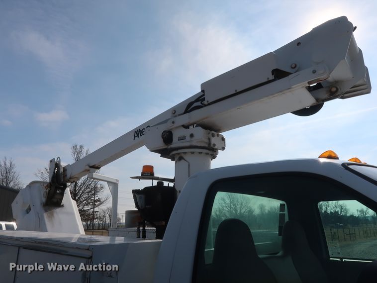 image for item GD9953 2000 Ford F450 Super Duty XL bucket truck