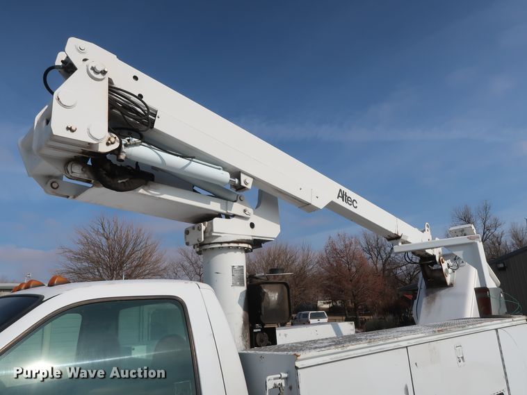 image for item GD9953 2000 Ford F450 Super Duty XL bucket truck